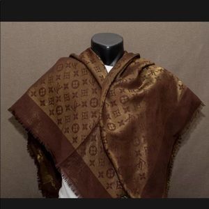 Louis Vuitton shall/scarf